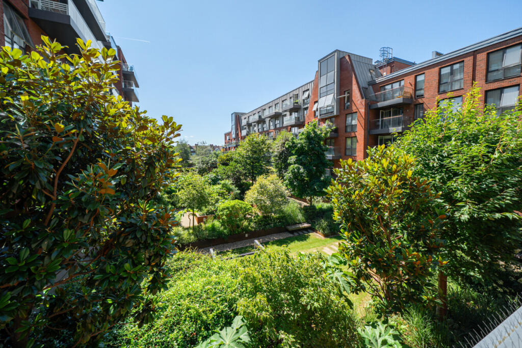 Apartment in London - View 4