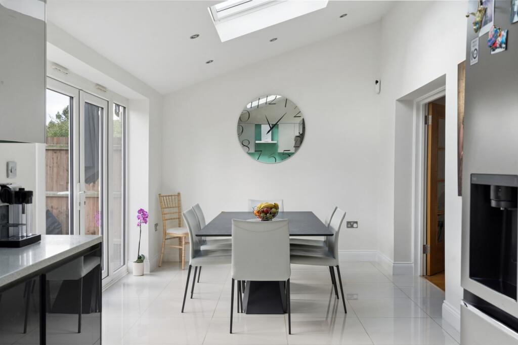 House in Slough - View 4