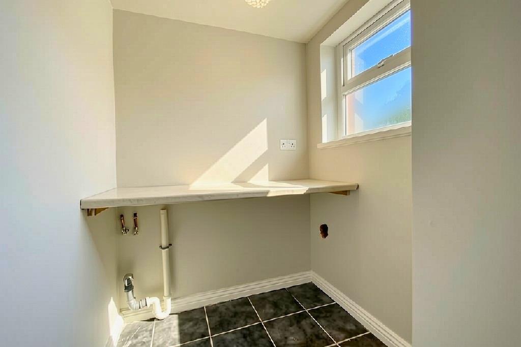 House in Newark and Sherwood, The Meadows, Ollerton and Boughton CP - More