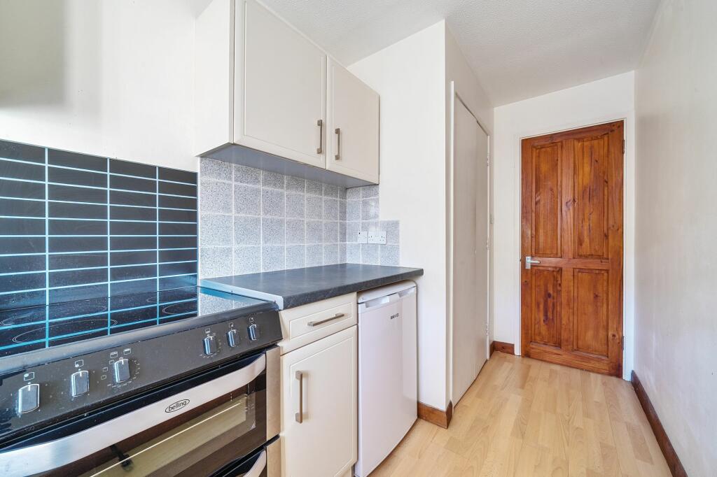 Coppermill Lane, Walthamstow E17 - View 3