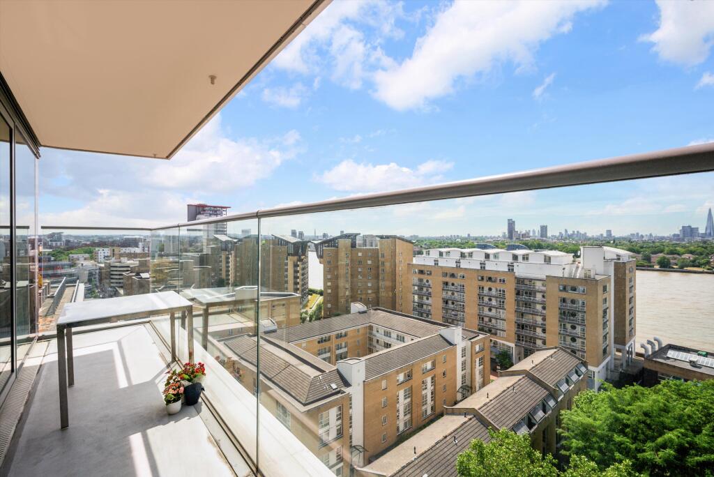 Landmark West Tower, Marsh Wall, London, E14 photo 4