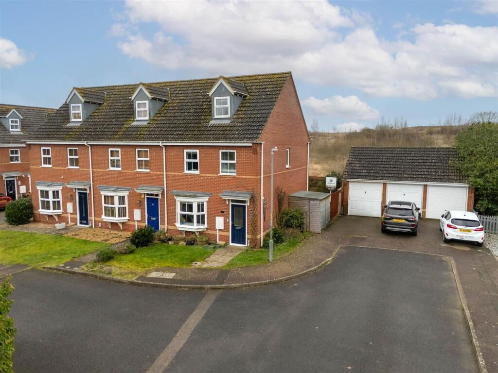 Tudors Close, Calvert, MK18