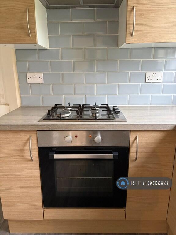 House in Oldham - View 4