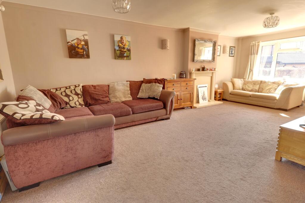 Juniper Road, Horndean photo 2