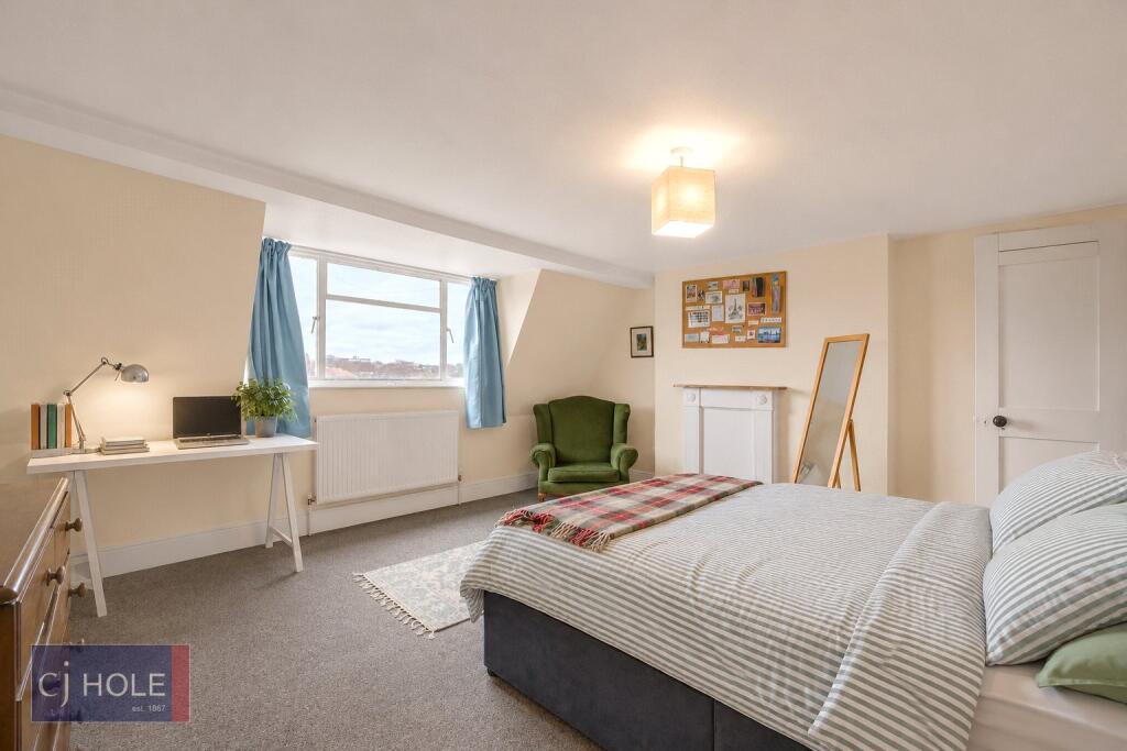 6 bedroom terraced house for rent