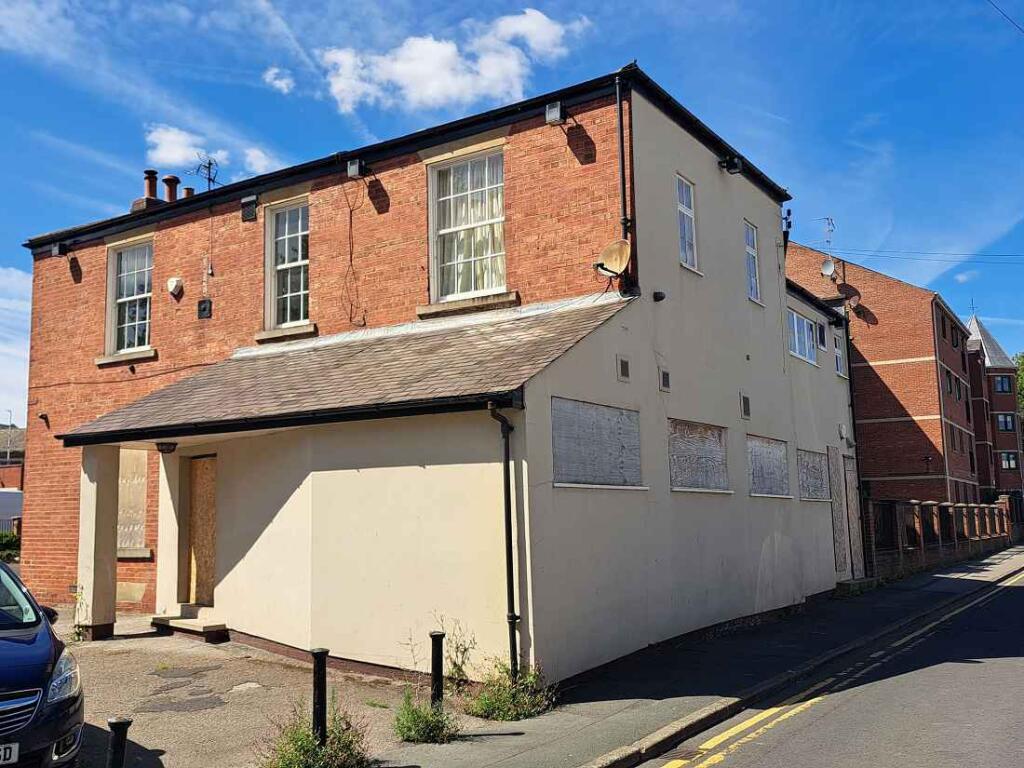 Main image of property: N-626997 - Moorhouse Inn, Moor Crescent, Leeds LS11 5NQ