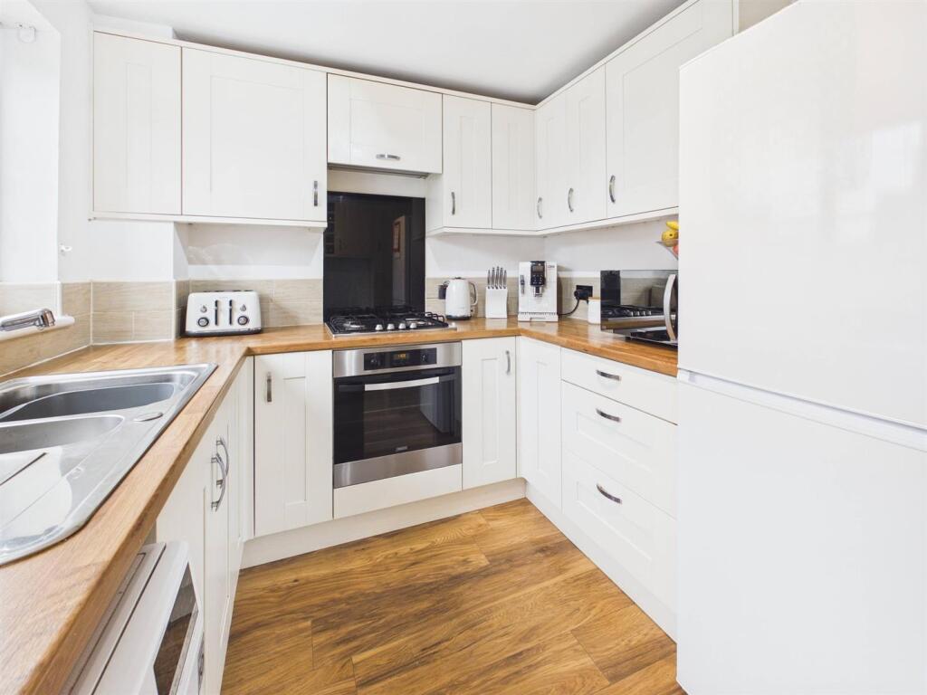 Justicia Way, Up Hatherley, Cheltenham photo 4