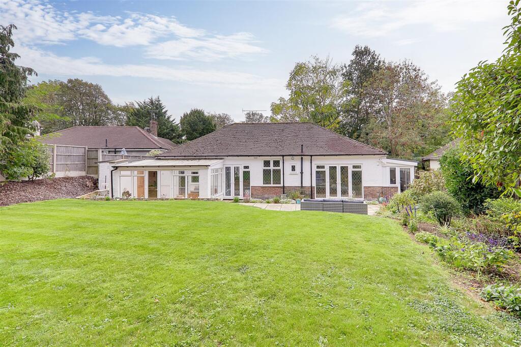 Warren Road, Worthing photo 3