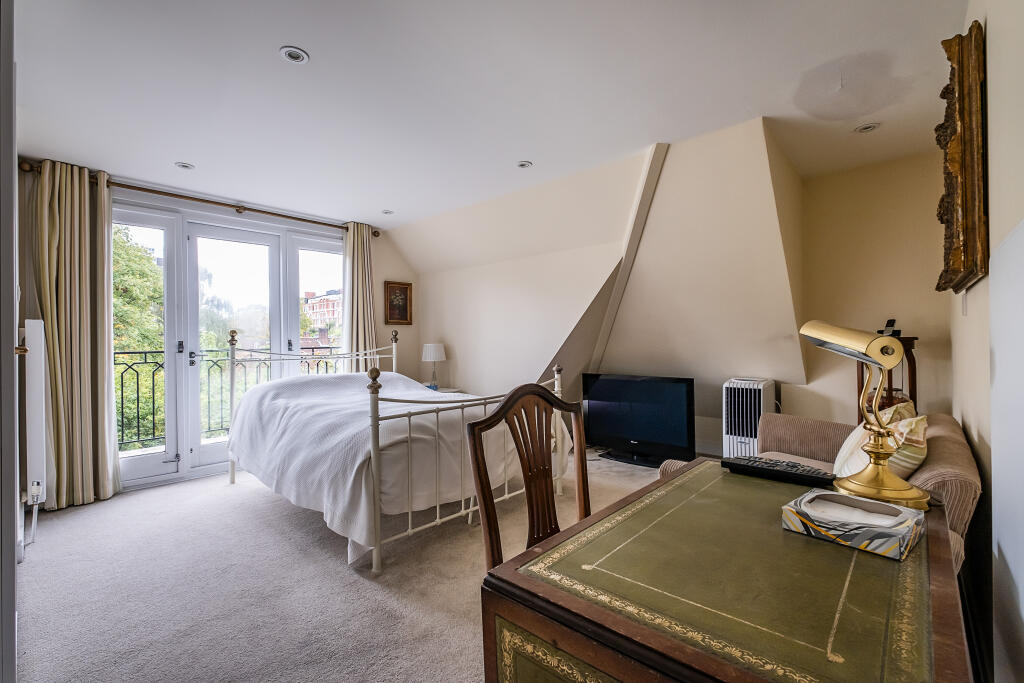 House in London - View 5