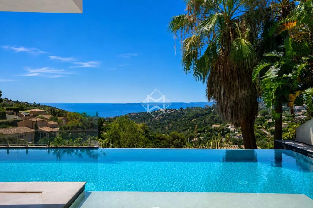 Main image of property: Provence-Alps-Cote d`Azur, Var, Les Issambres