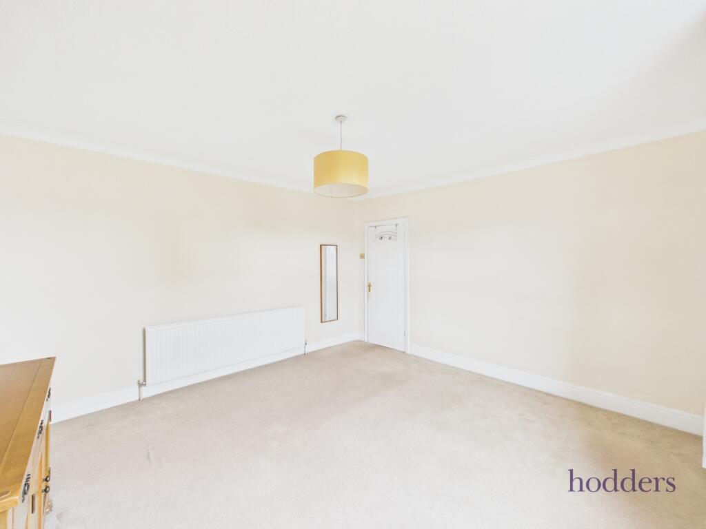 Apartment in Runnymede, Chertsey - More