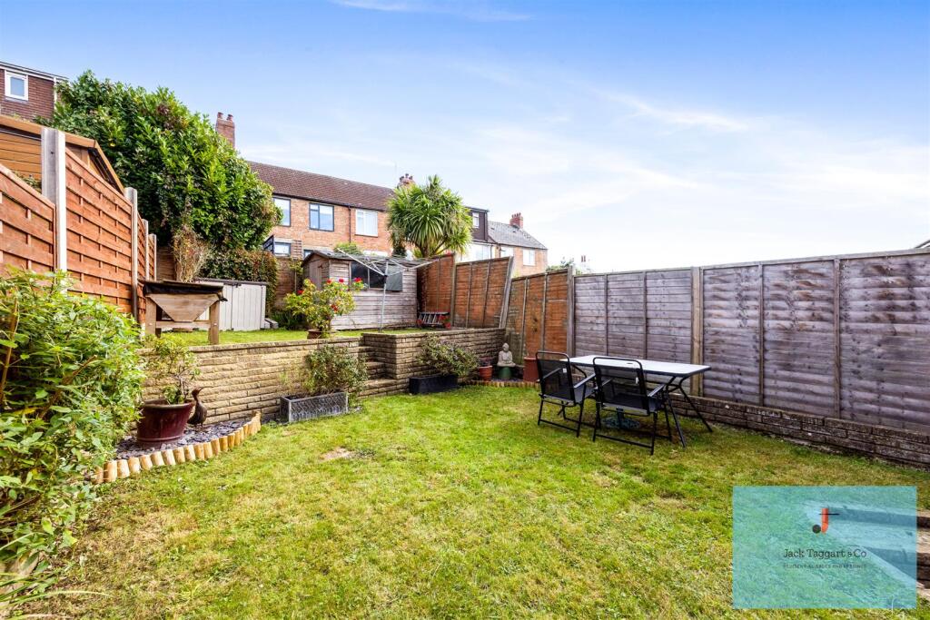 House in Brighton, Hollingdean - More
