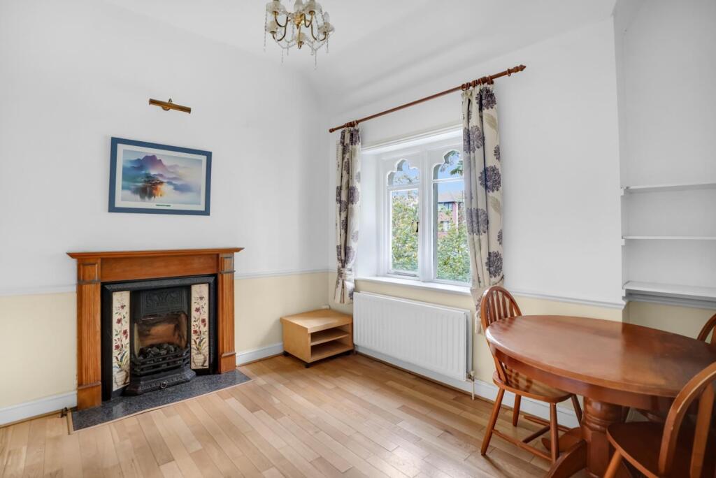 House in London - View 2