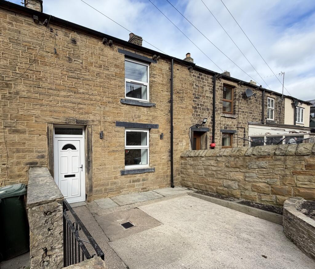 Main image of property: 8 The Ings, Clayton West, Huddersfield, HD8 9NJ