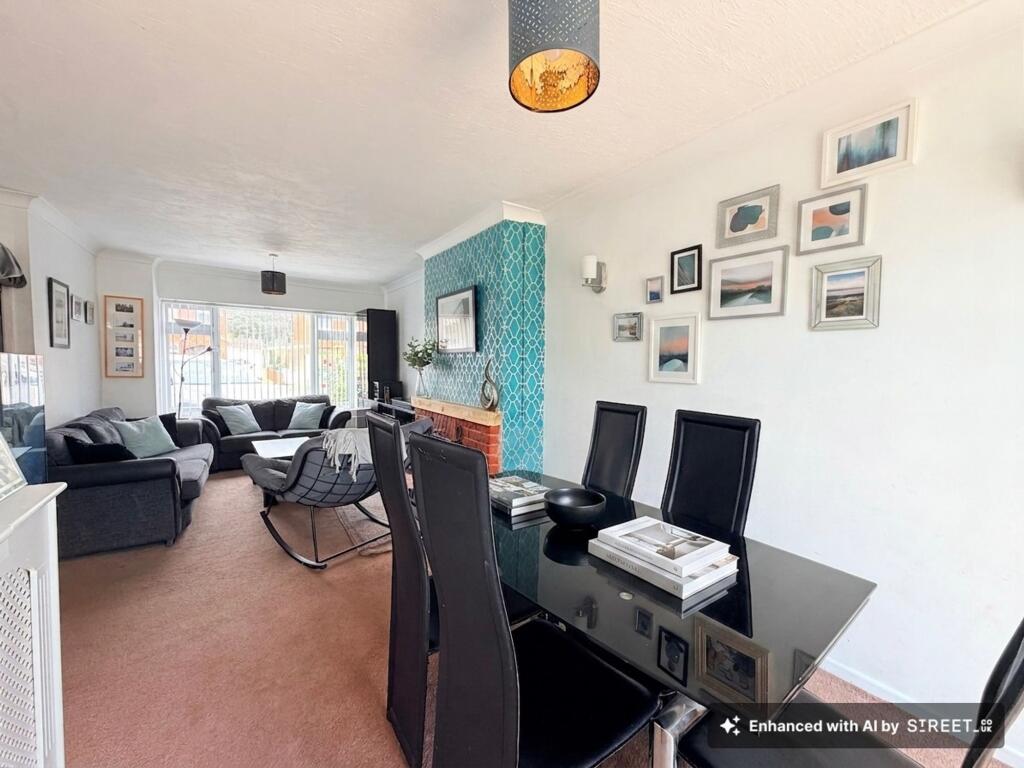 House in Nuneaton and Bedworth, Warwickshire - View 4