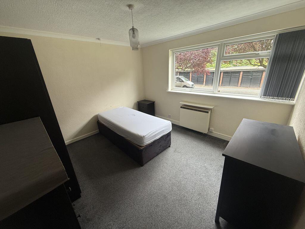 Apartment in Birmingham, West Midlands - More