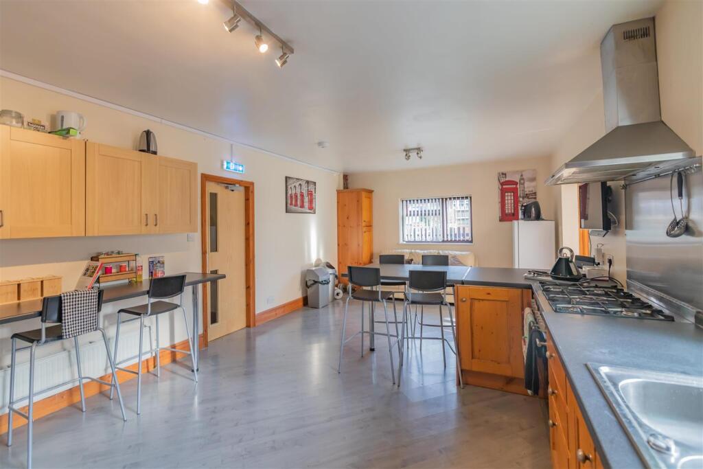 House in Bromsgrove, Worcestershire - View 2
