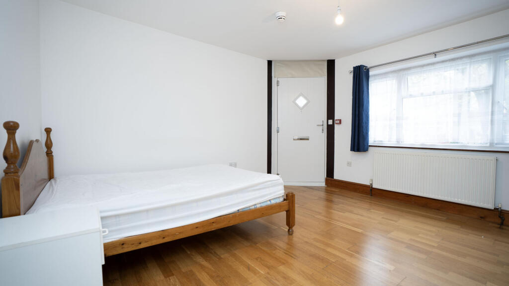 Main image of property: Thirsk Road, Mitcham