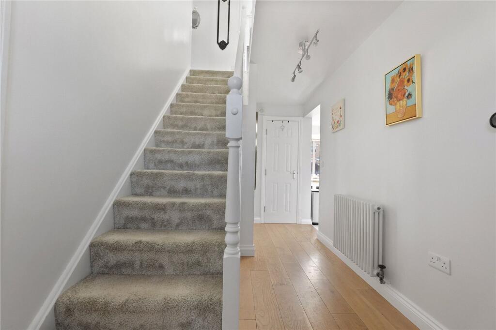 House in Middlesbrough, Lingfield Park, Coulby Newham - View 4