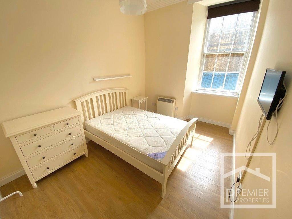 Apartment in Glasgow - More