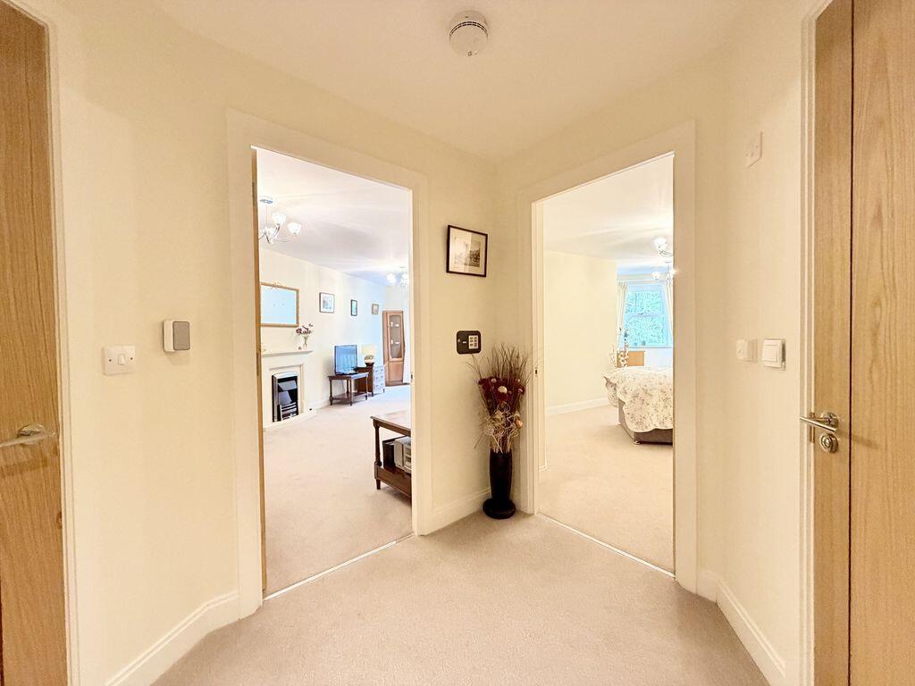 Apartment in Newport - More