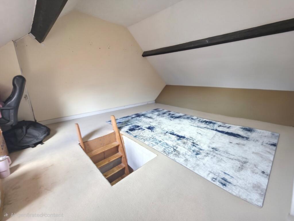 House in Nuneaton and Bedworth, Warwickshire - More
