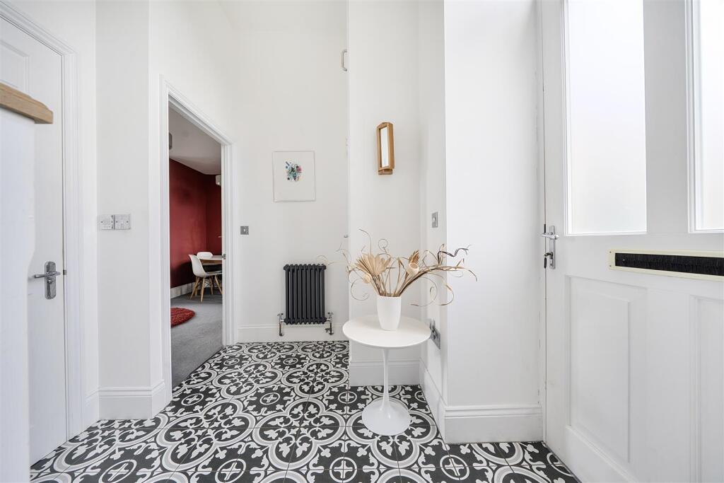 The Hamptons, Cotford St. Luke photo 4