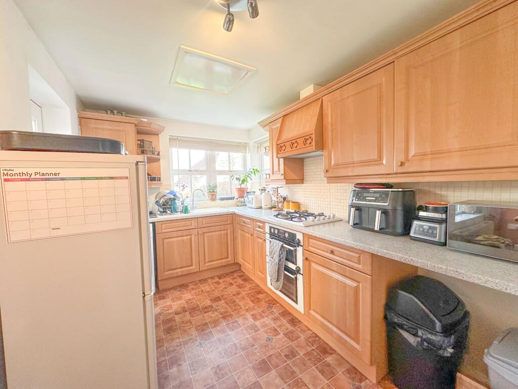 Wych Elm Road, Oadby, LE2 photo 4