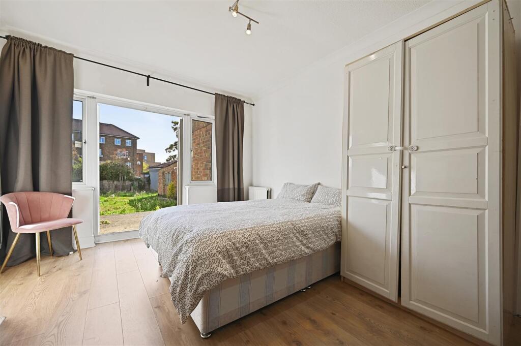 House in London - View 5