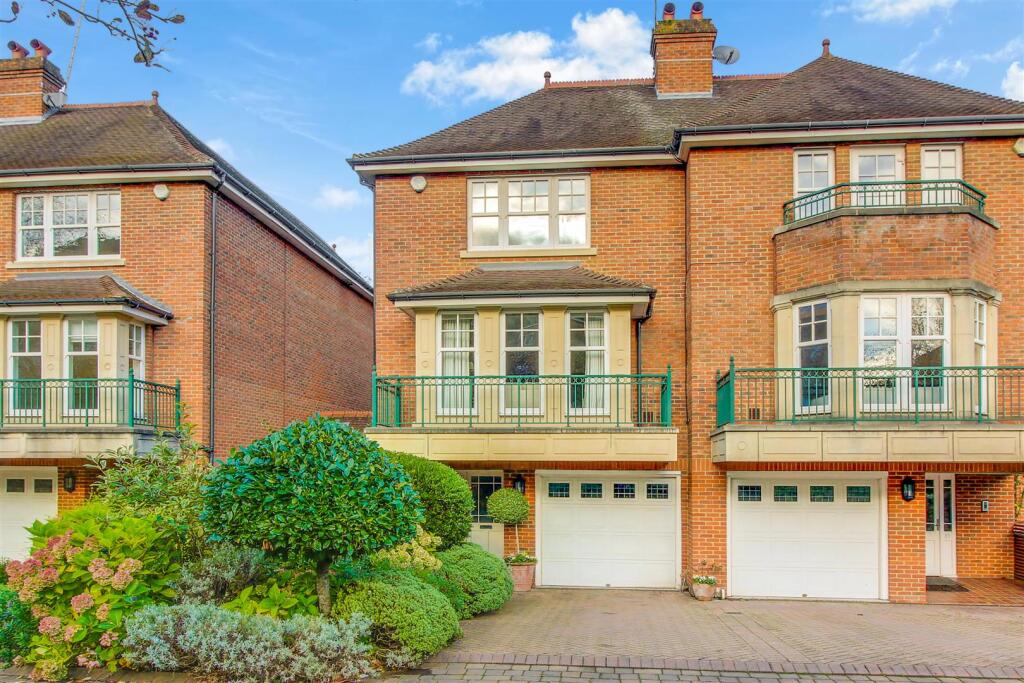 5-bed house on Mountview Close, Golders Hill Park, NW11, £2,695,000