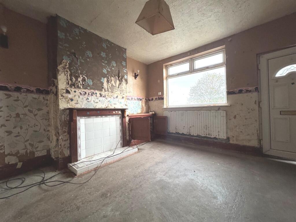 House in Staffordshire Moorlands, Leek - View 3