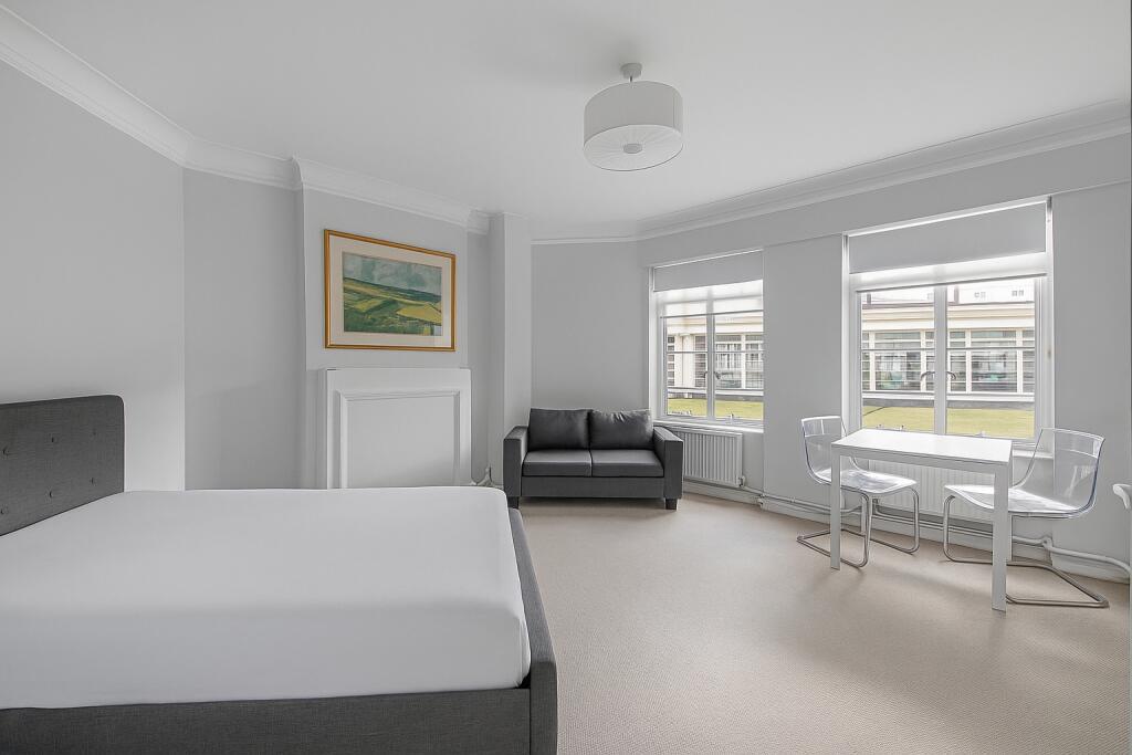 Studio flat for rent