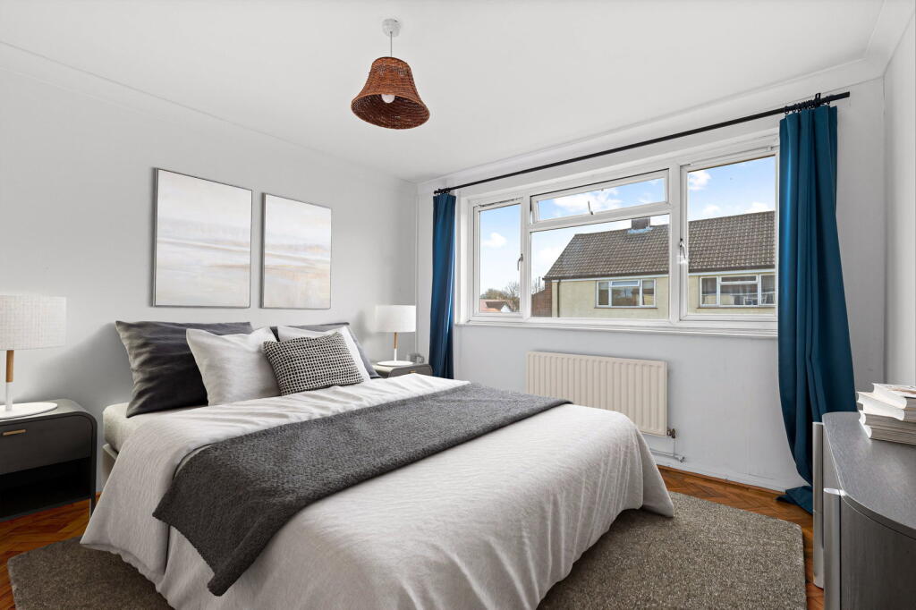 Chelsham Close, Warlingham, CR6 9DN - View 6