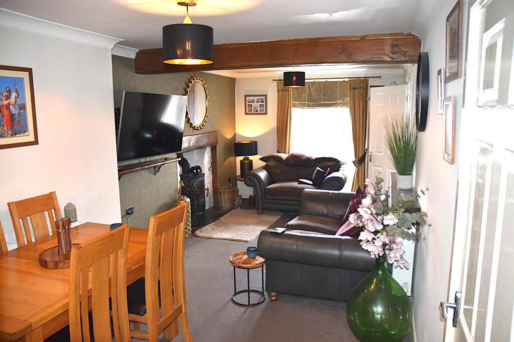 Main image of property: No 2 LLOYDS TERRACE