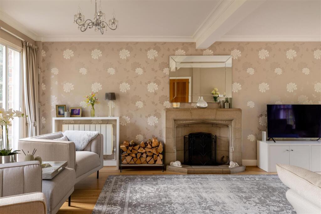 House in Redhill - View 4