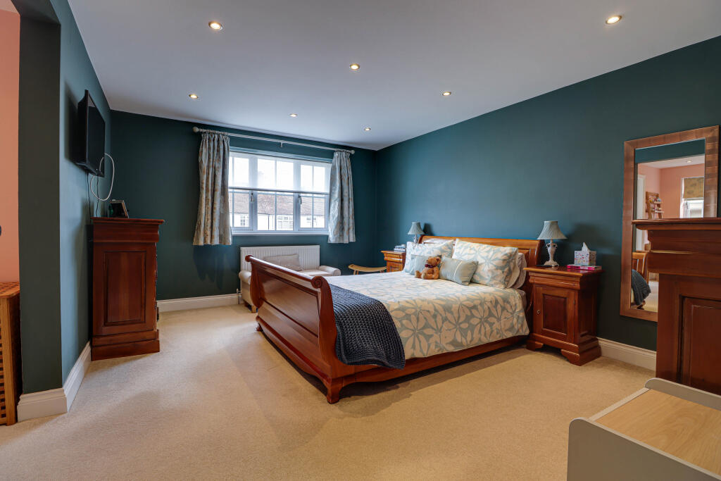 Additional image 10 of Pipers Avenue, Harpenden, Hertfordshire, AL5