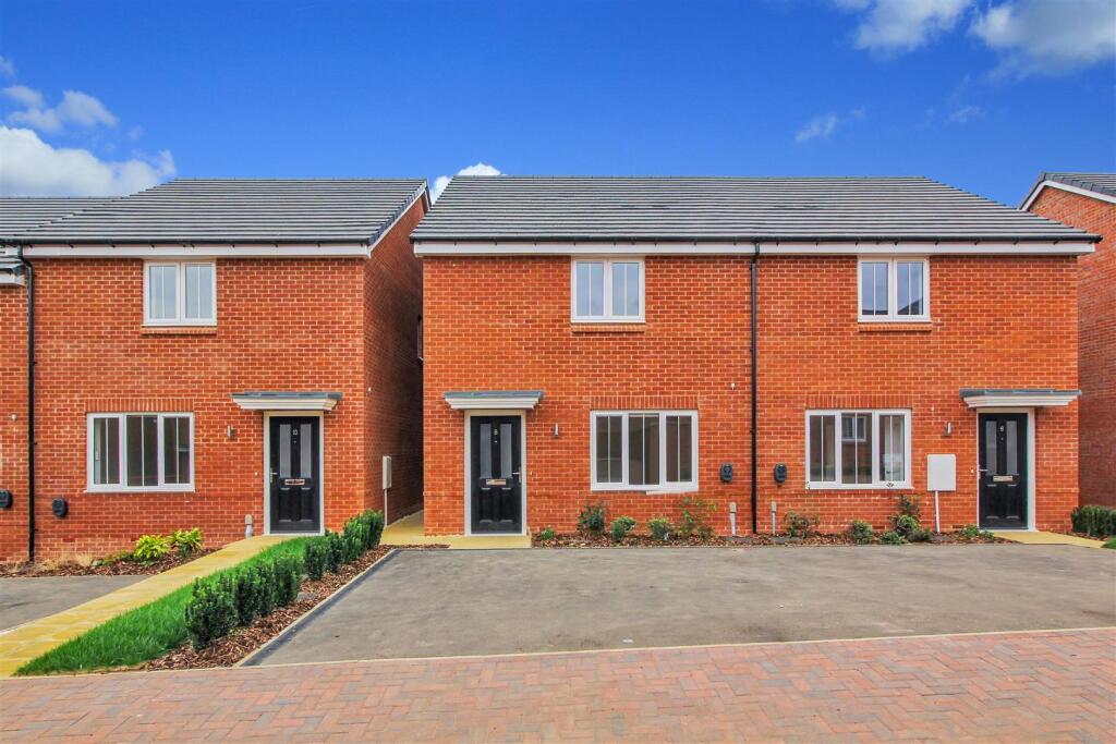Main image of property: NN8, Wheatsheaf Close, Wellingborough