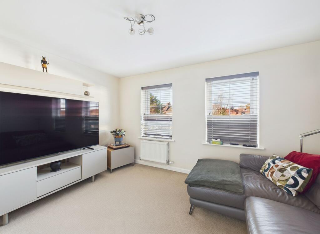 4 bedroom town house for sale in Breconshire Gardens, Basford, Nottingham, NG6 - View 5