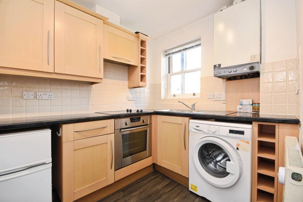 Apartment in Braintree, Essex - View 4