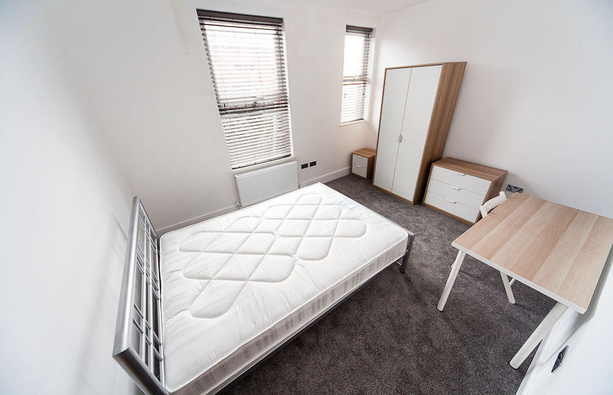 6 bedroom terraced house for rent