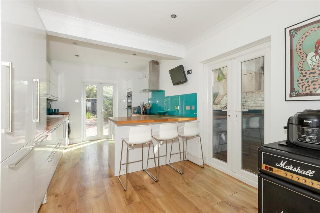 House in Worthing, West Worthing - View 2
