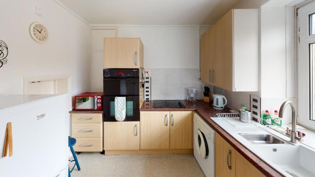 Apartment in Brighton - View 5