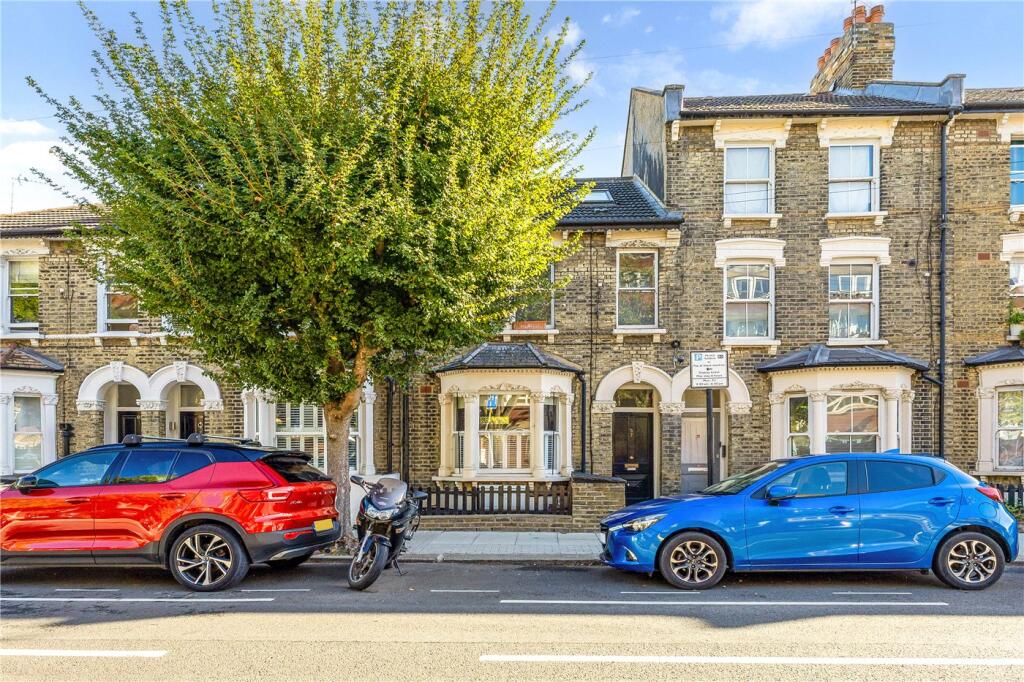 1-bed flat on Bullen Street, London, UK, SW11, £500,000
