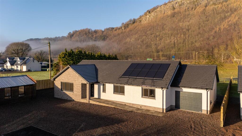 Main image of property: Kinfauns Holdings, Kinfauns