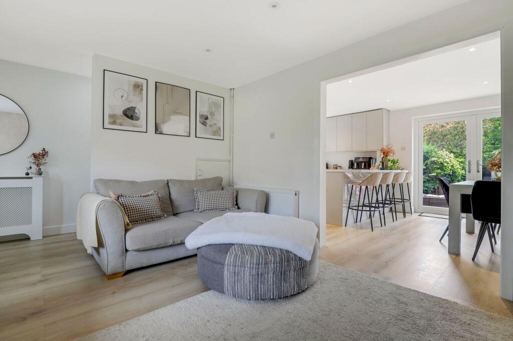 Trueman Gardens, Arnold, NG5 - View 6