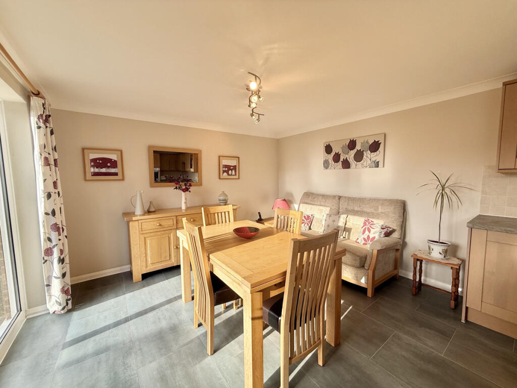 Parkside, St. Neots, PE19 photo 3