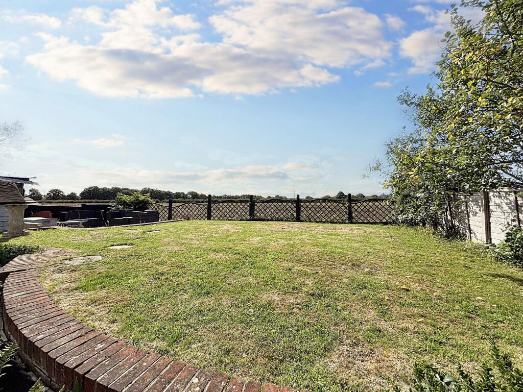 Ringwood Road, Alderholt, SP6 photo 4