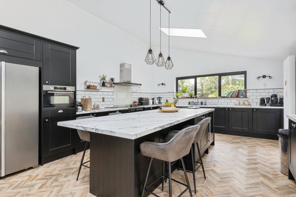 Silfield Street, Silfield, Wymondham, Norfolk, NR18 photo 2