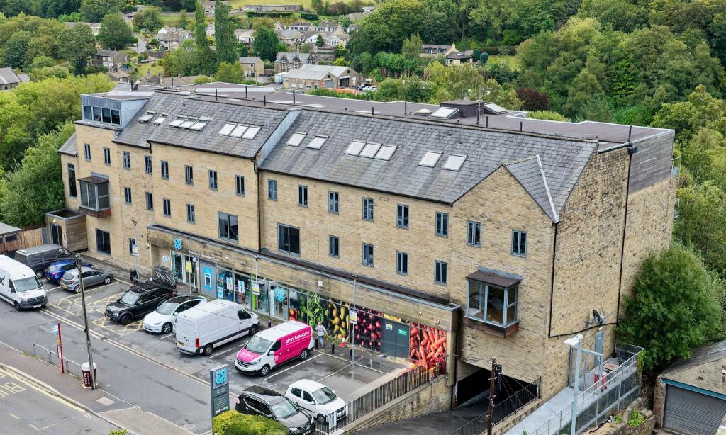 1-bed flat on Oldham Road, Ripponden, Halifax, £110,000