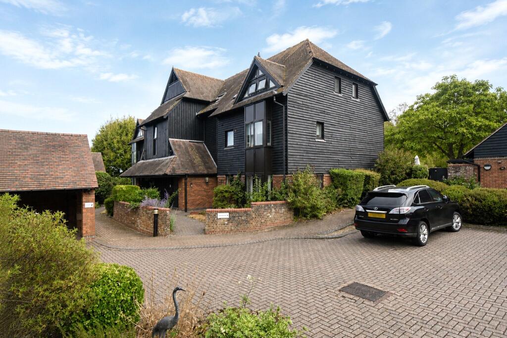 Main image of property: Palace Gate, Odiham, Hook, Hampshire, RG29
